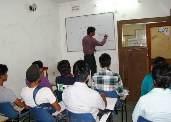 Kumar Classes gallery image 5