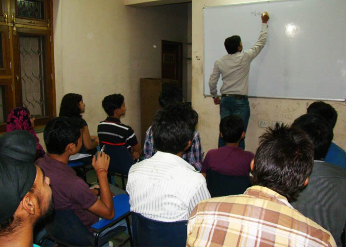 Kumar Classes gallery image 7