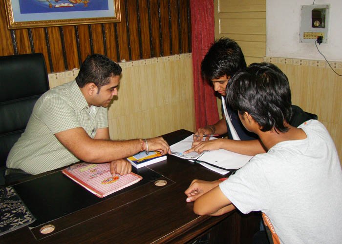 Kumar Classes gallery image 11
